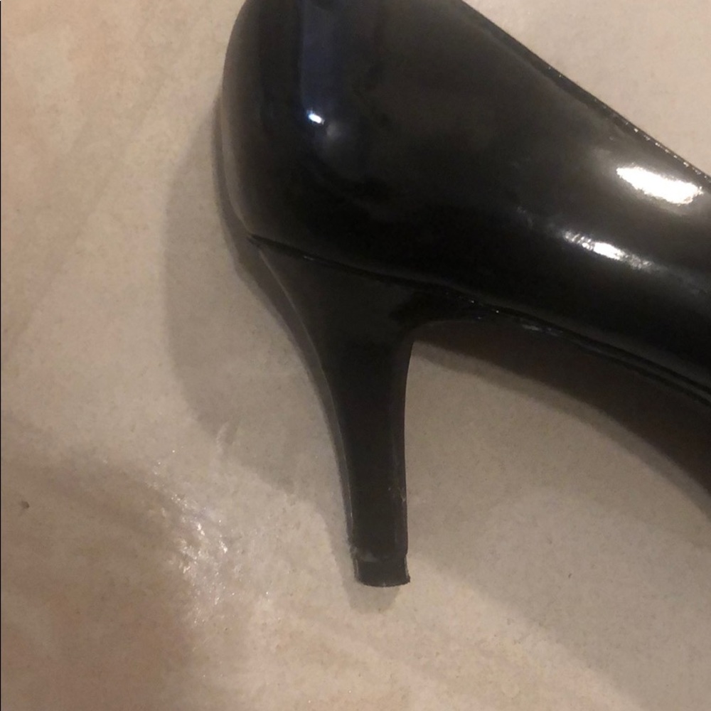 Pumps - Picture 4 of 7